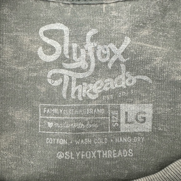 Karrie Locher x Slyfox Threads Cool Moms Club T-shirt - Picture 6 of 7